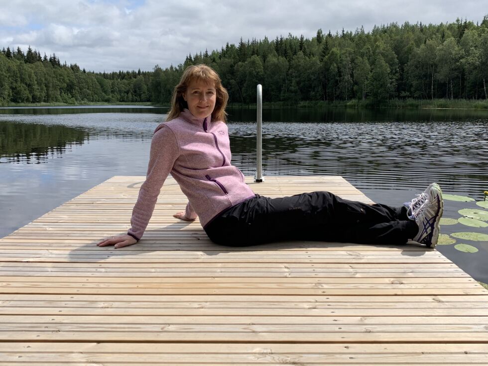 I SVERIGE. KrF-politiker Ingelin Noresjø får kritikk for å ha dratt hit til Småland på ferie med sin familie, slik de gjør hvert år. Hun forsvarer valget og sier at hun vil være i karantene når hun kommer hjem.