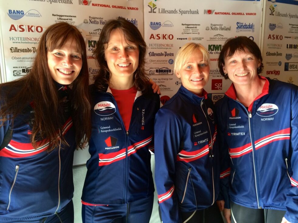 REKORDDAMER. Fra venstre Marianne Fuglestveit, Lise Raven Lothe, Ann Kristin Riiser og Bente Rist satte Europa-rekord i Masters-stevnet i Lillesand i helgen. Foto: Tim Raven