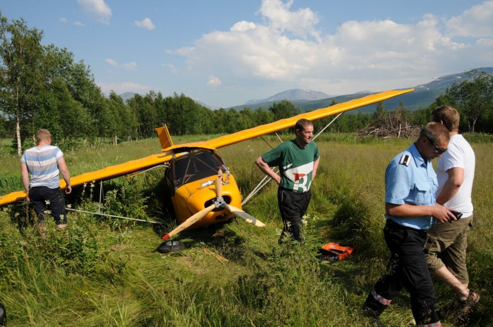 USKADD PILOT. Dette mikroflyet gikk i bakken på Fauskemyra i 2014. Sett i forbindelse med flere ulykker den siste tiden, settes nå alle mikrofly på bakken. Foto: Lars-Martin Hunstad