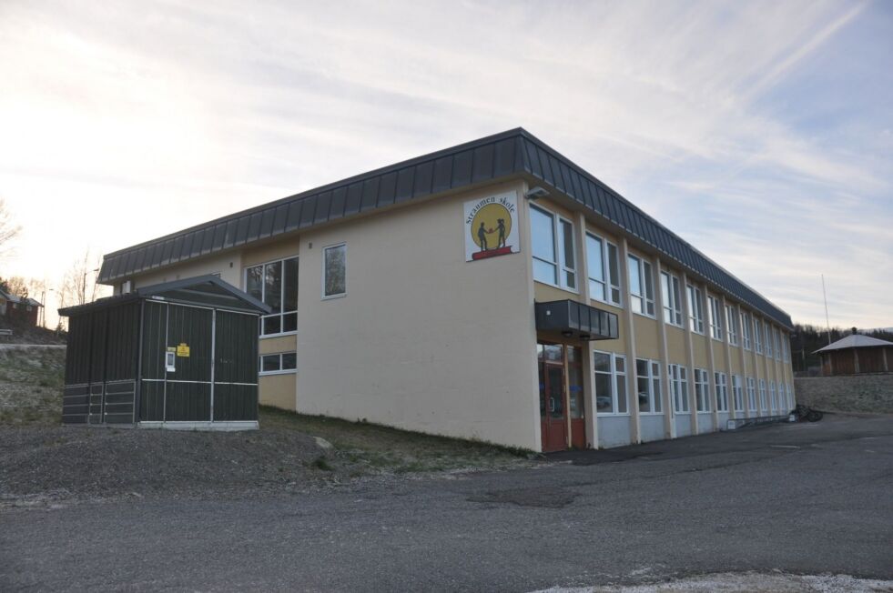 STENGT. Straumen skole vil tidligst åpne mandag 20. april, det har kriseledelsen i Sørfold kommune bestemt.
 Foto: Eva S. Winther