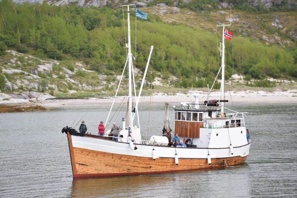 FRAKTER KIRKEFOLK. Veteranbåtene "Blomøy" og "Bolga" tar turen til Rørstad kommende søndag, og de som vil ha skyss til kirken kan melde seg på. F
 Foto: Eva S. Winther