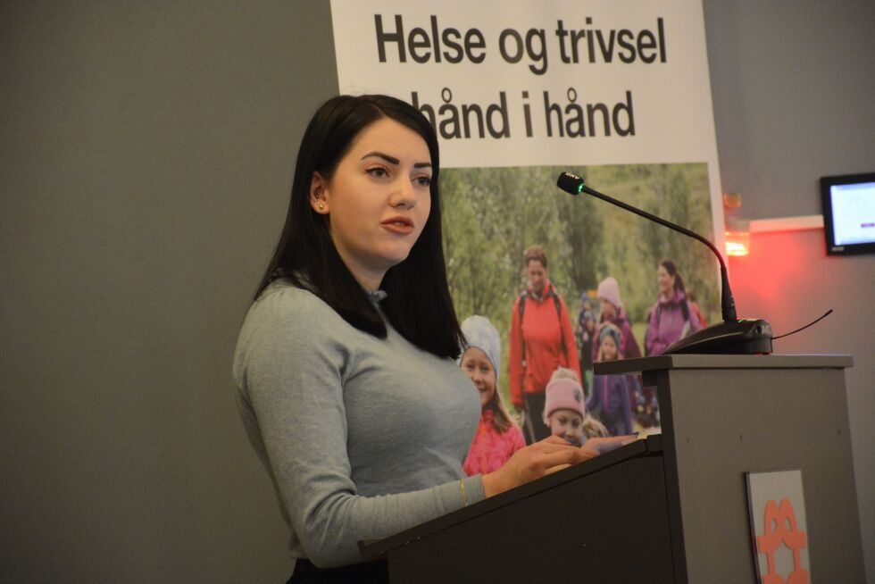 Leder i Fauske Fremskrittsparti, Kassandra Petsa, mener kritikken mot hennes syn på mannegruppa Ottar er feil.
 Foto: Helge Simonsen