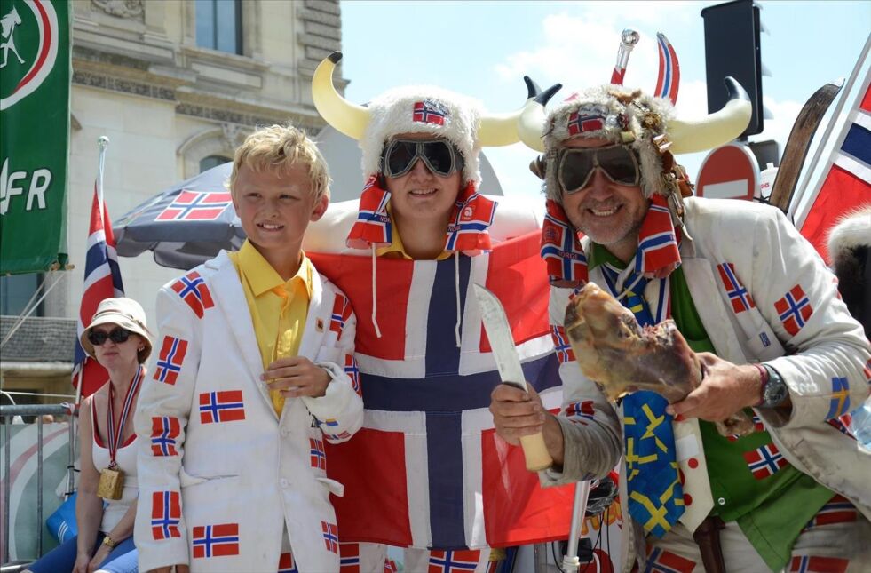 TRIO. Magnus, Øyvind og Svein Bergheim er hekta på store norske idrettsøyeblikk og er alltid på plass der det skjer. Alle foto: Espen Johansen