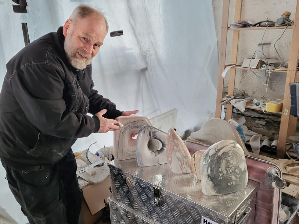 FOKUS PÅ FAUSKE. Kenn-Ole Moen har som mål å spre marmorkunst til Norge og verden når han har samlet en rekke skulptører til marmorsymposium på Fauske.
 Foto: Stig Bjørnar Karlsen
