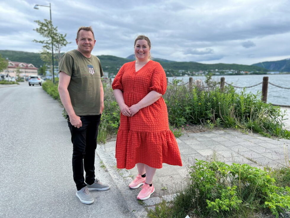 VIL STOPPE FORFALL. Varaordfører Nils-Christian Steinbakk (Ap) og ordfører Marlen Rendall Berg (Sp) synes det er gledelig at det er rom i kommuneøkonomien til å ta grep i Fauske sentrum.
 Foto: Lise Berntzen