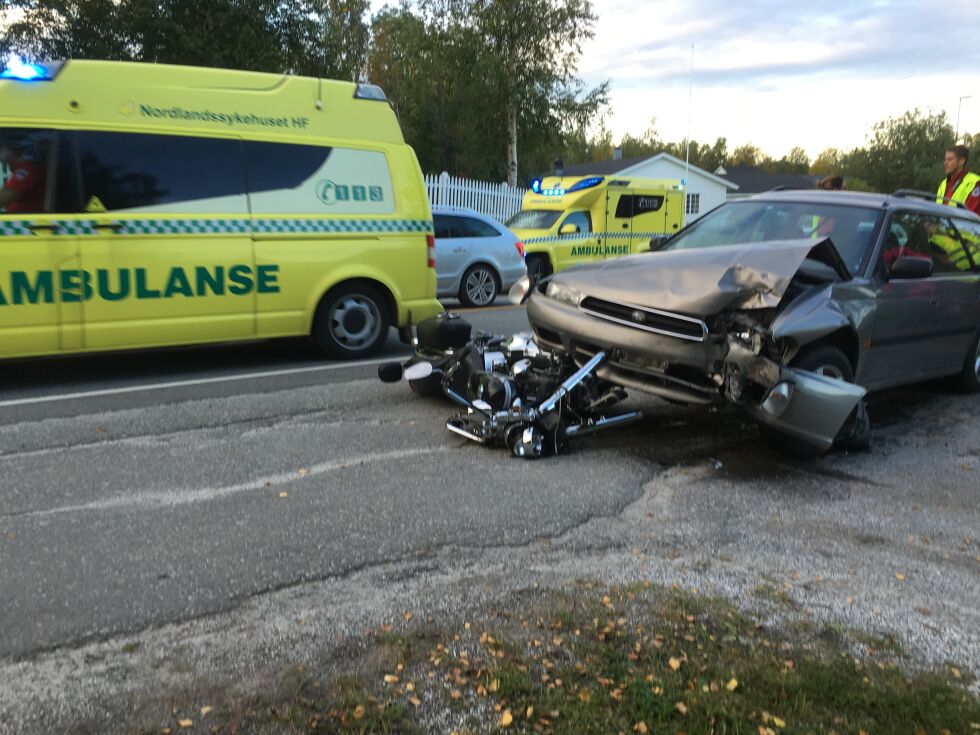 Tirsdag kveld var det trafikkulykke på Fauske.
 Foto: Bjørn L Olsen