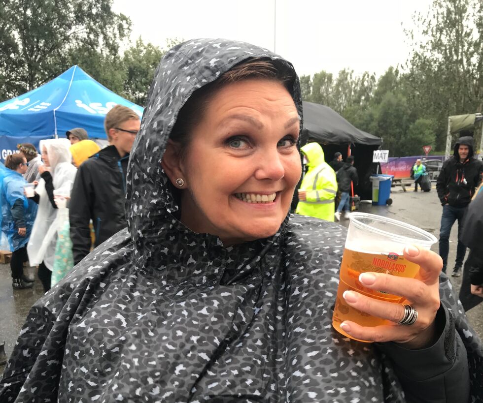 Spaltist Liza Einset er lei av været. Arkivfoto fra en regnfull Gatafestival i 2018.
 Foto: Linn Normann Godtfredsen