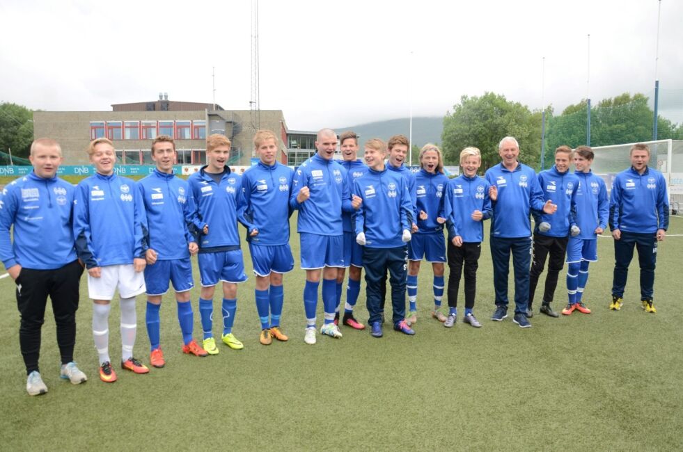 DRØMMETUR. Fauske/Sprint Gutter-16 får en Norway cup som alle andre lag vil misunne dem. Søndag spiller de i tillegg kamp direkte på TV2 Sportskanalen. Foto: Espen Johansen