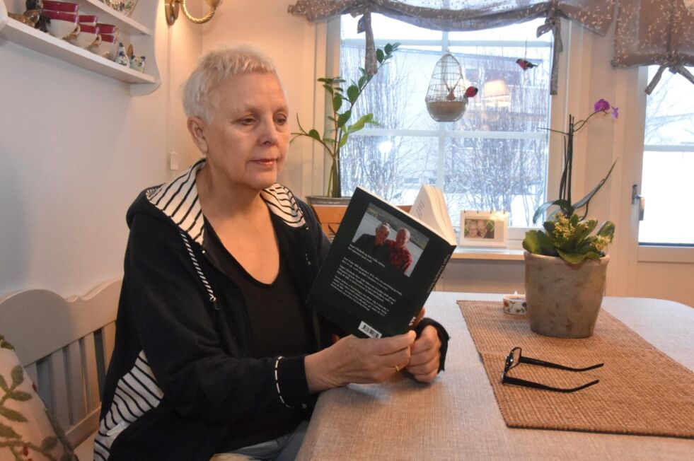 SKRIVER. Inger Solem har skrevet en bok som sykdommen ALS, som hennes mann Tore døde av. Hun skriver også dikt. Foto: Sylvia Bredal