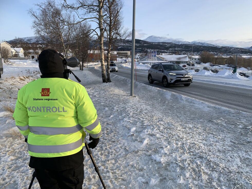 Statens vegvesen hadde utekontroll ved riksvei 80 på Fauske torsdag.
 Foto: Frank Øvrewall