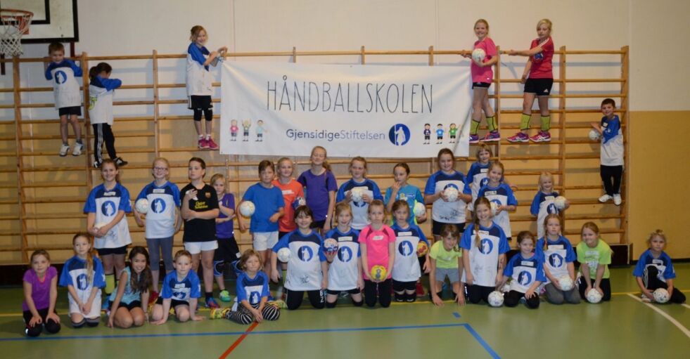 MANGE. 37 spillere var innom RIL og Gjensidige sin håndballskole i Saltdalshallen. Alle foto: Espen Johansen