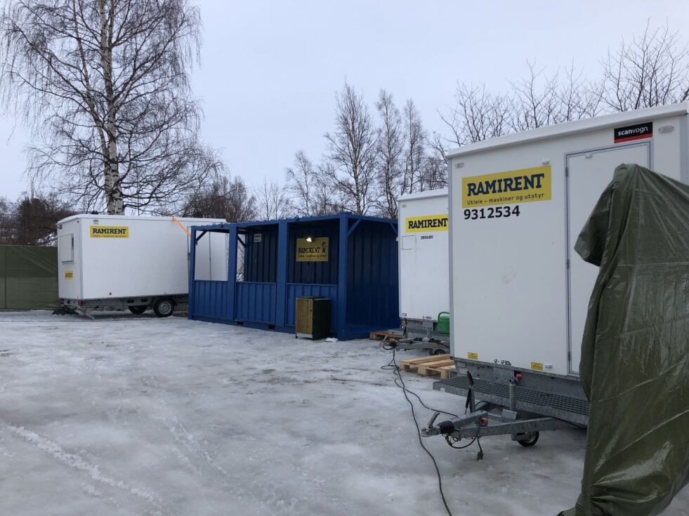 NYÅPNET. Fauske kommune har satt sammen tre brakkerigger som skal fungere som klinikk for dem med luftveisinfeksjoner.
 Foto: Gull Pedersen/Fauske kommune