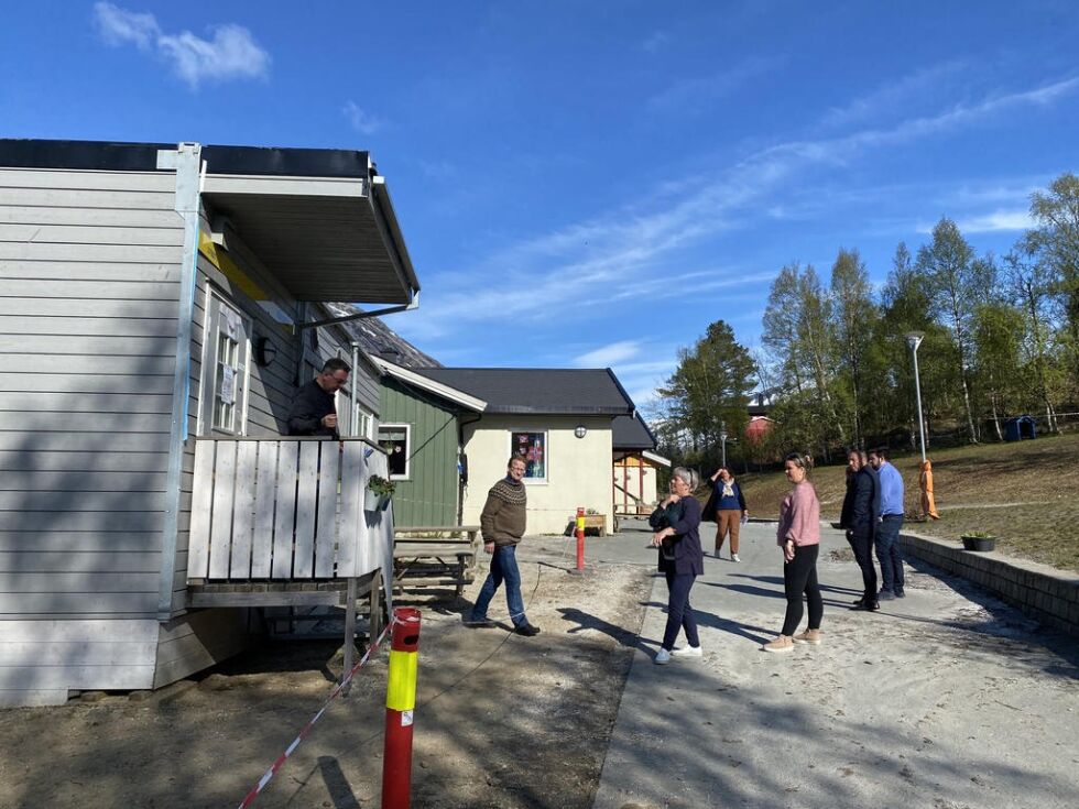 AVGJØRELSE. I juni var formannskapet i Sørfold på befaring i Straumen barnehage. I november skal det tas en avgjørelse om barnehagens framtid.
 Foto: Eva S. Winther