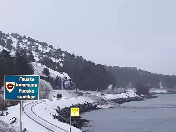 Sørpeskredet er antakelig det største noensinne mellom Bodø og Fauske. Det har heller ikke skjedd før at riksveg 80 har måttet stenge så lenge.
 Foto: Statens vegvesen/Ida Bohlin