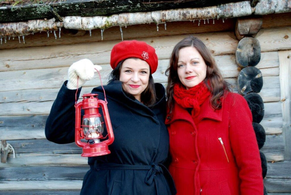 KONSERTKLAR. Eirin Edvardsen og Maria Piel er klar for å holde julekonserter.
 Foto: Nordlandsmuseet