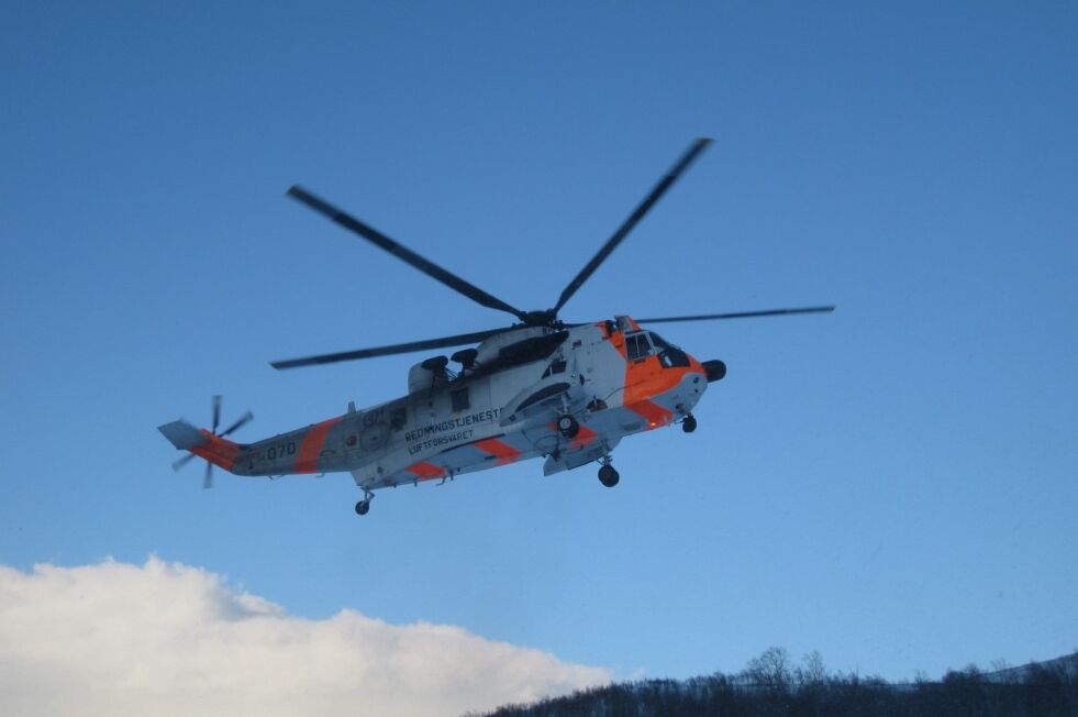 RYKKET UT. Redningshelikopteret måtte til Sulis da en kvinne fikk problemer ved Storelvvatnan.