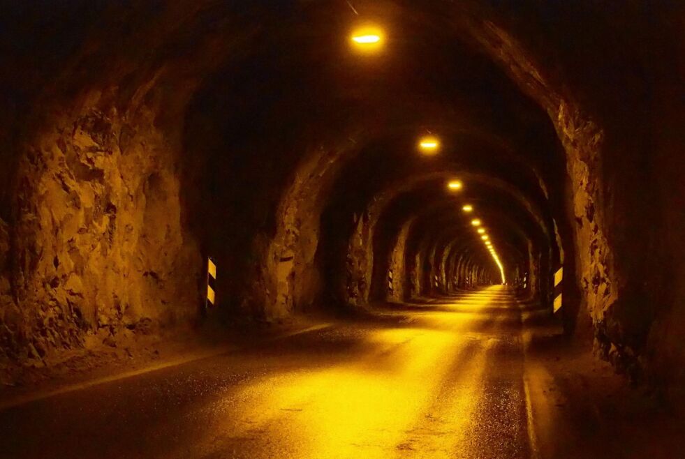 SIKKERHETS-SJEKK. Tirsdag sjekkes sikkerheten i tunnelene på fylkesvei 530. Her fra Sjønståfjell tunnel. Arkivfoto: Per Ludvig Mosti