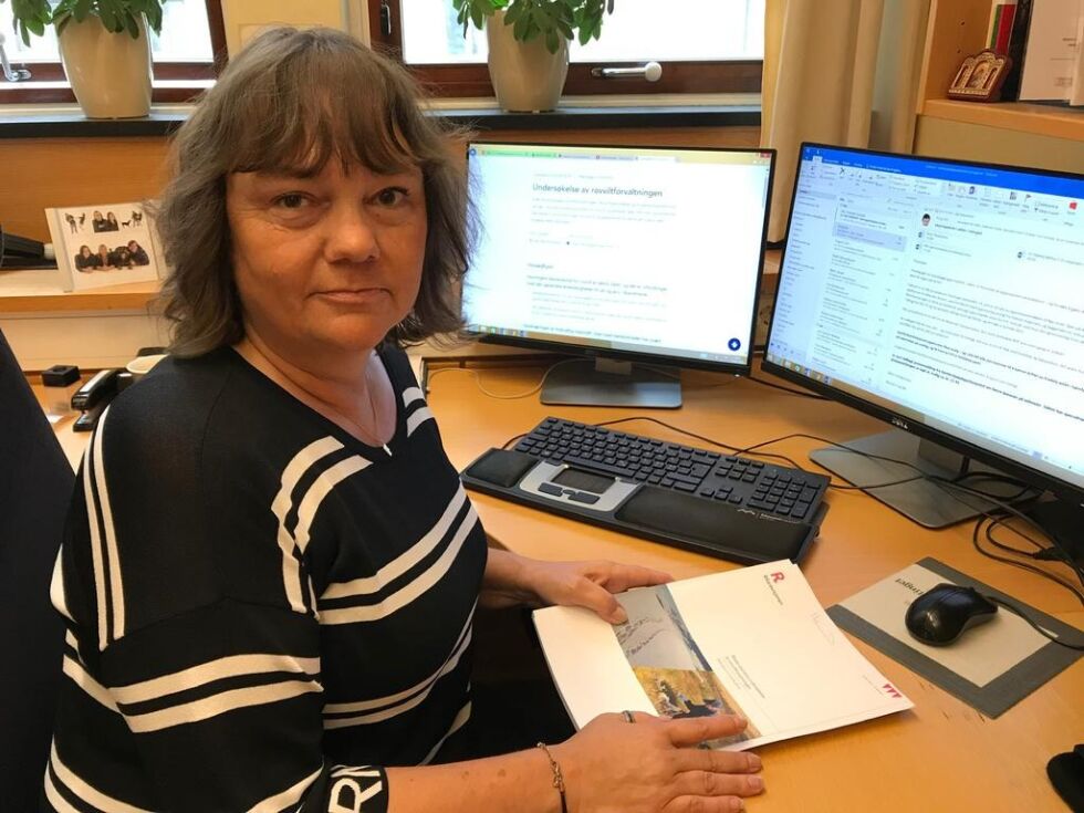 STILLE. Hanne Søttar sitter i Utdanningskomiteen for Nordland og Frp. Hun sier hun først denne uka ble gjort oppmerksom på at Sjunkhatten folkehøyskole har behov for statstilskudd i 2021.