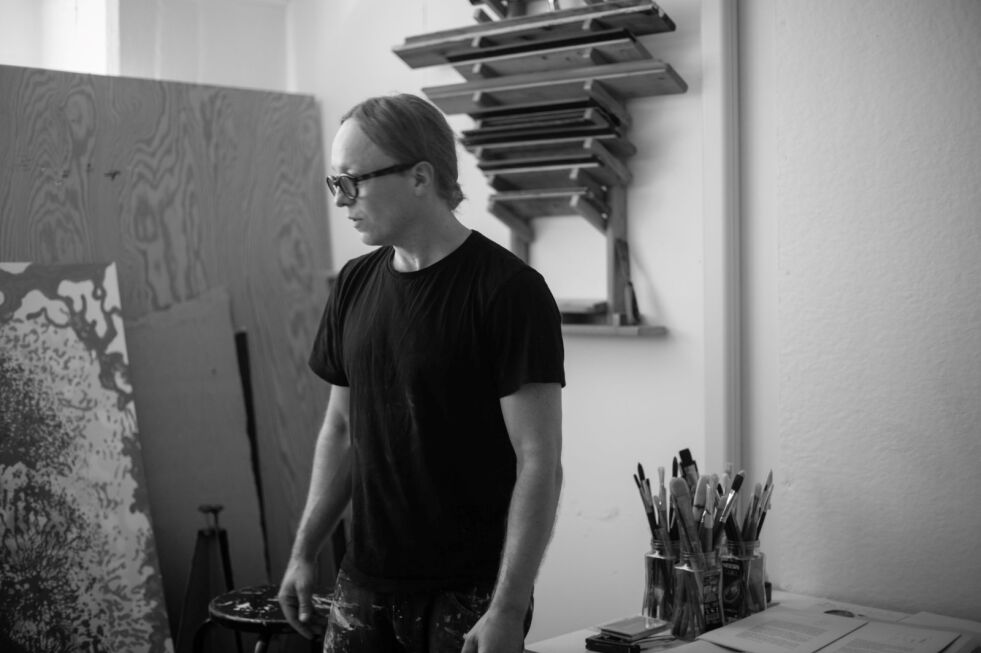 VALGTE KUNSTEN. Torgrim Wahl Sund (40) fra Fauske bor i Bergen og kombinerer kunstneryrket med en fleksibel deltidsjobb. Før sommeren etablerte han seg i nytt atelier på Nordnes.