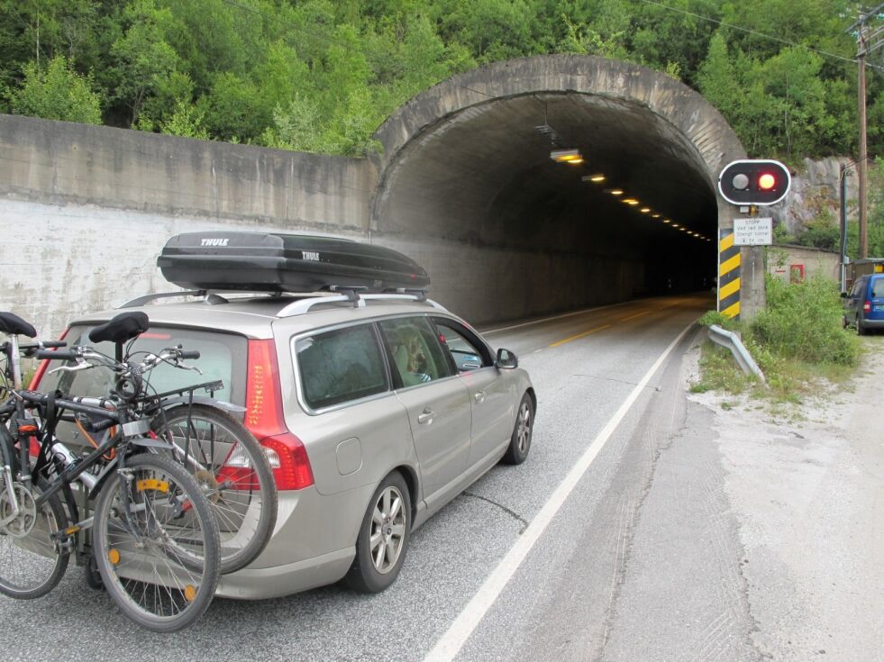 Kvænflågtunnelen er tidvis stengt på grunn av farlig gass i forbindelse med veiarbeid. Foto: Frank Øvrewall