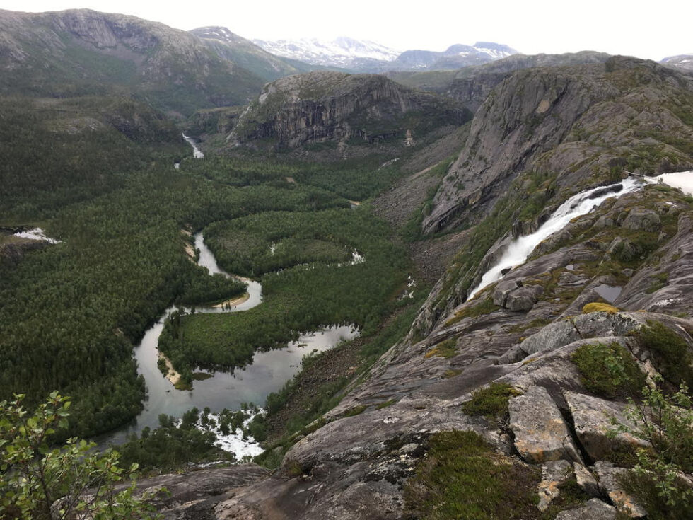 FOSSEFALL. Her stuper Litlverivassfossen over 200 meter ned mot elva som kommer fra Storskogvatn i Rago nasjonalpark. Foto: Eva S. Winther
 Foto: Eva S. Winther
