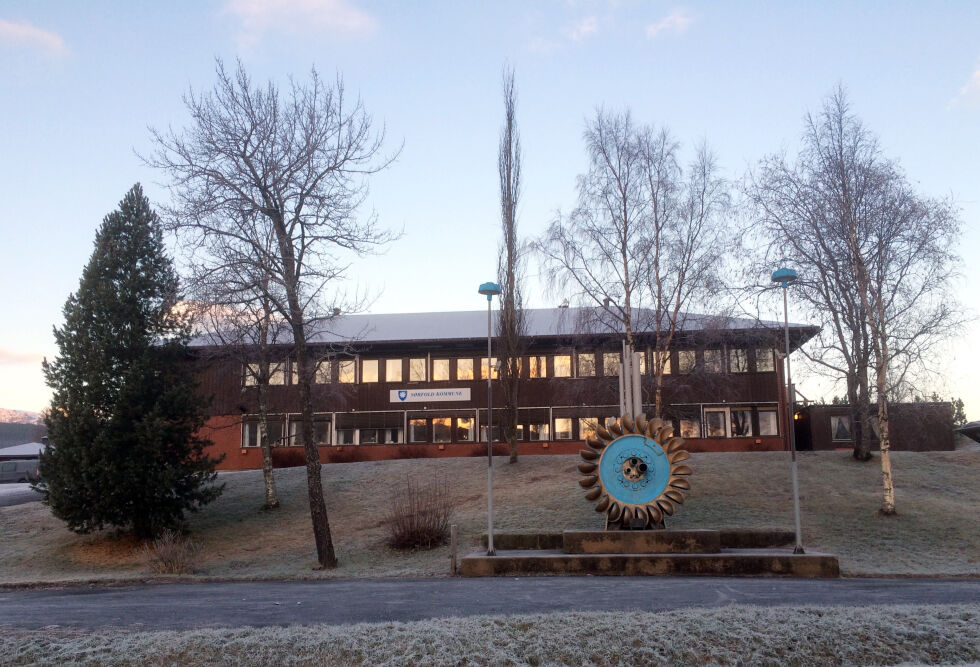 Den nye prosjektstillingen skal ha arbeidsplassen sin på teknisk/næring på Sørfold rådhus.
 Foto: Arkiv
