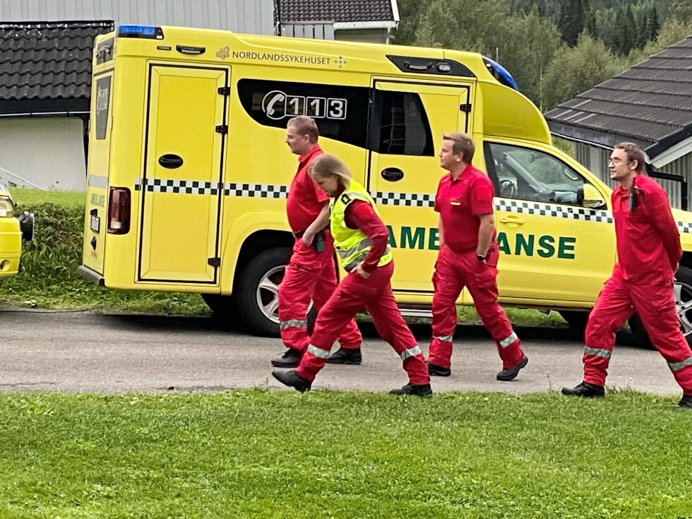 Ambulansefagarbeidere i Beiarn, Bjørn Lauklslett (50), Hege Skoglund (38), Jostein Skinnvollen (39), Jann-Andreas Johannessen (41).
 Foto: Kenneth Strømsvåg