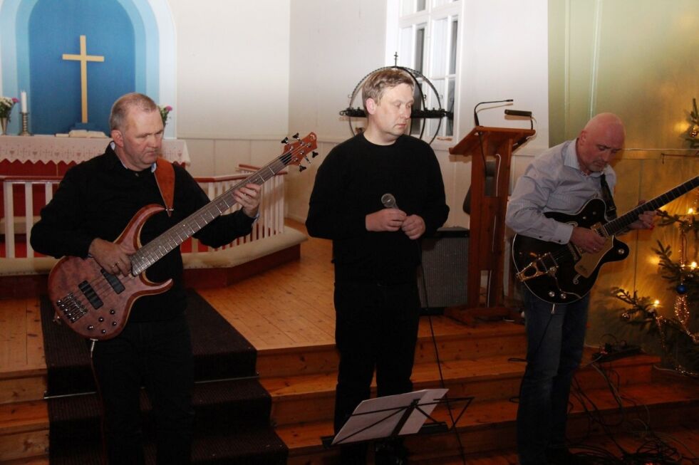 TILBAKE. Sist gang Blå Time hadde konsert, med Stian Brændmo som vokalist, Knut K. Rønnåbakk på piano, Ivar Sæter til venstre og Thore Steen på gitar. Arkivfoto: Jan Steen