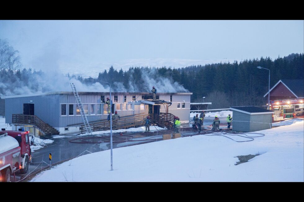 BRANN. Mandag 24. april brøt det ut brann ved Røvika ungdomssenter. En beboer tilsto, og kan nå vente seg et gigantisk erstatningskrav.
 Foto: Bjørn L. Olsen