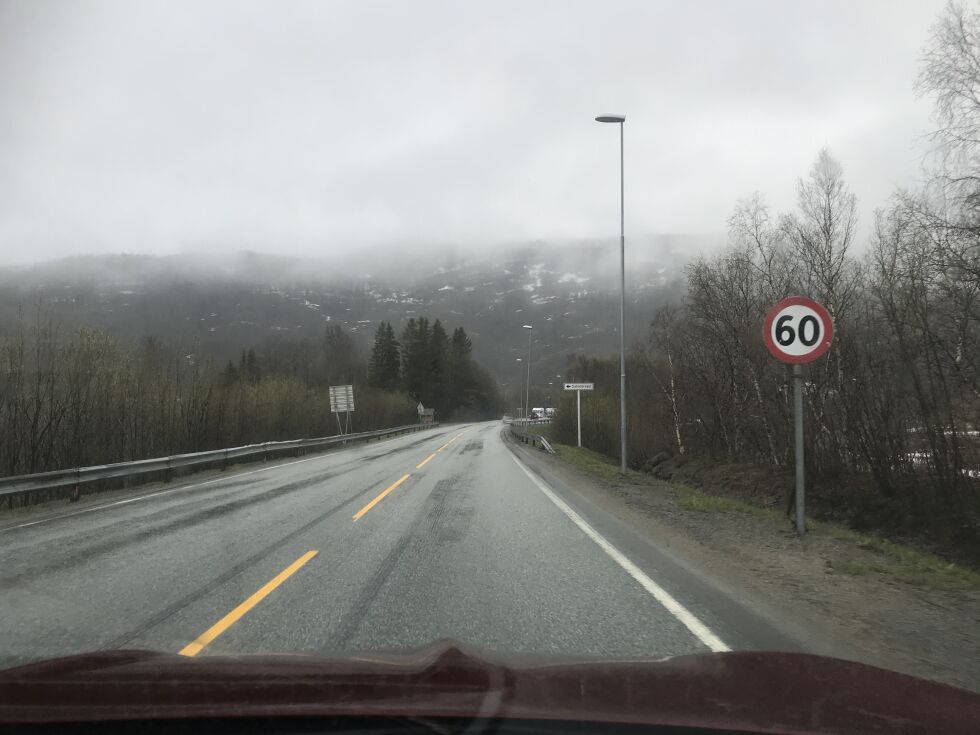 I 60-sona som går forbi Kobbelv vertshus var det en rekke bilister som ble tatt i fartskontroll tirsdag.
 Foto: Sylvia Bredal