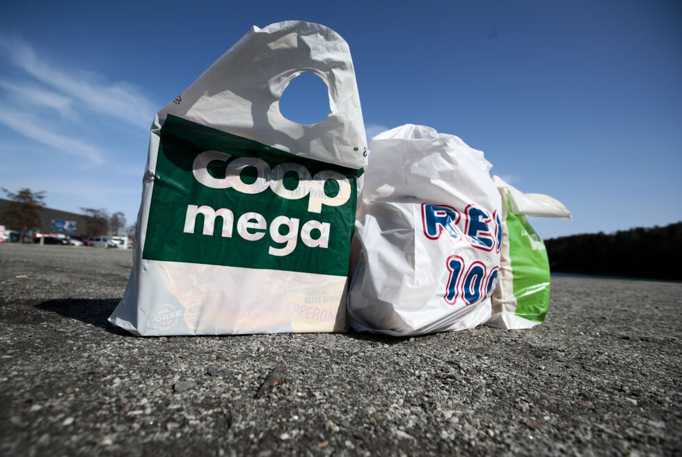 I sommer økte prisen på plastposer kraftig. Nå er en ny prisøkning utsatt.
 Foto: Lise Åserud / NTB