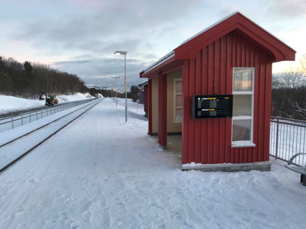 NY STASJON. Dette er Oteråga stasjon ved Reitan som skal åpnes offisielt i dag, torsdag, men det store spørsmålet blir hvor mange kommer til å bruke stasjonen. Foto: Frank Øvrewall.