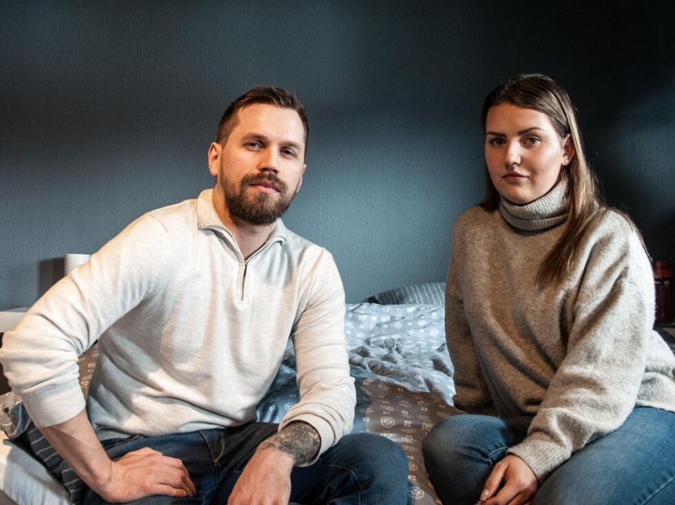 Føler seg lurt. Samboerparet Birgitte Wessel Leifseth (22) og Ken Stian Isaksen (31) investerte i en Odel Tind regulerbar 180x200, og føler seg lurt av Fagmøbler Fauske.
 Foto: I. E. Orvin