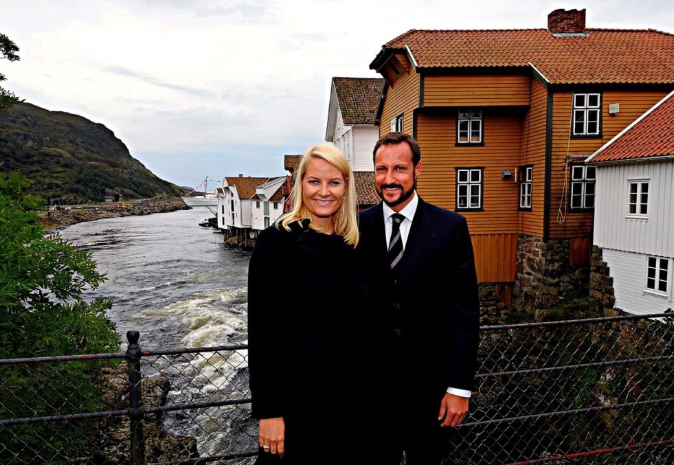 PÅ BESØK. Kronprinsparet kommer til Sørfold tirsdag ettermiddag 9. september. Her er de under et besøk i Rogaland i september 2009. Foto: Slottet
