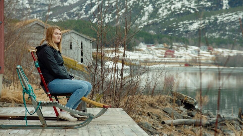 PÅ TV. Renathe Øien fra Rognan forteller om hvordan hun har kommet videre i livet i NRK-seiren «Uro» med Leo Ajkic. Foto: NRK