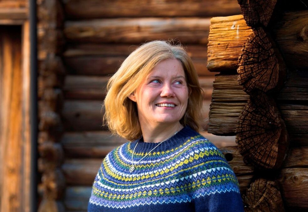 Lørdagens spaltist er 53 år og bor i Valnesfjord. Hun er frilans-
journalist, blogger under navnet Pludrehanne og er levende opptatt av at det skal være godt å bo i bygda.