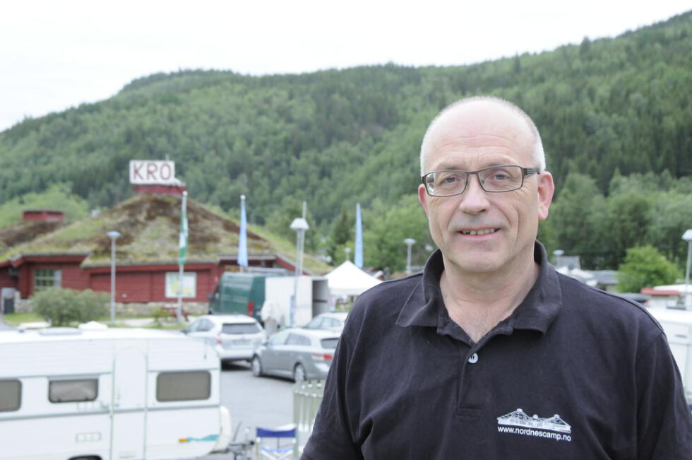 IKKE OVERRASKET. Tommy Edvardsen ved Nordnes camp og bygdesenter.
 Foto: Maria Trondsen