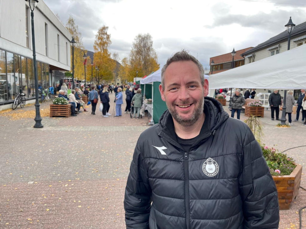 SALTDALS-PATRIOT. Jan Petter "Pudde" Madsen er leder i handelsstandsforeningen i Saltdal. Nylig begynte han i ny stilling som kunderådgiver i markedsavdelinga hos Dragefossen As.
 Foto: Helge Simonsen