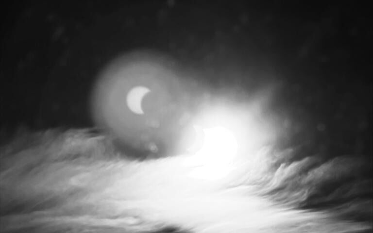 SOL OG MÅNE. Solformørkelsen sett fra Fauske.
 Foto: Kim Annicka Hjemaas
