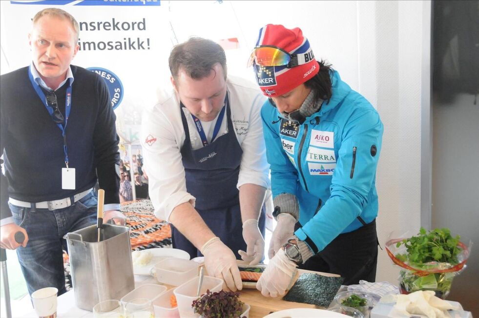 NYE STUNT. Under NM på ski sørget Geir Wenberg (t.v.) for å promotere laks fra Salten Aqua ved hjelp av Marit Bjørgen. Mandag kommer et nytt stunt på Aspmyra. Foto: Frida Kalbakk