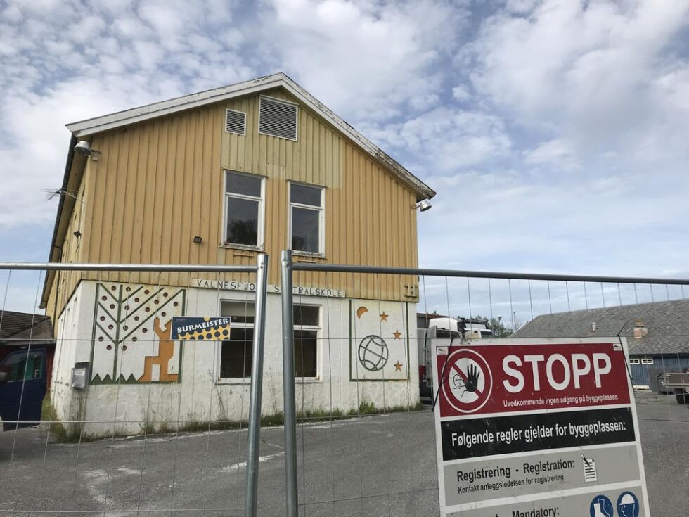STRIDES. Valnesfjord sentralskole ble revet av firmaet EN Entreprenør. Nå krangler kommunen med firmaet på grunn av det de mener er store mangler.
 Foto: Maria Trondsen