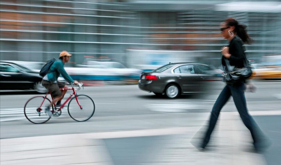 I TRAFIKKBILDET. I disse dager tas sykler og løpehjul ut fra boder over hele landet, og ivrige trafikanter på to hjul inntar trafikkbildet i stort antall. Foto: ©SVLuma