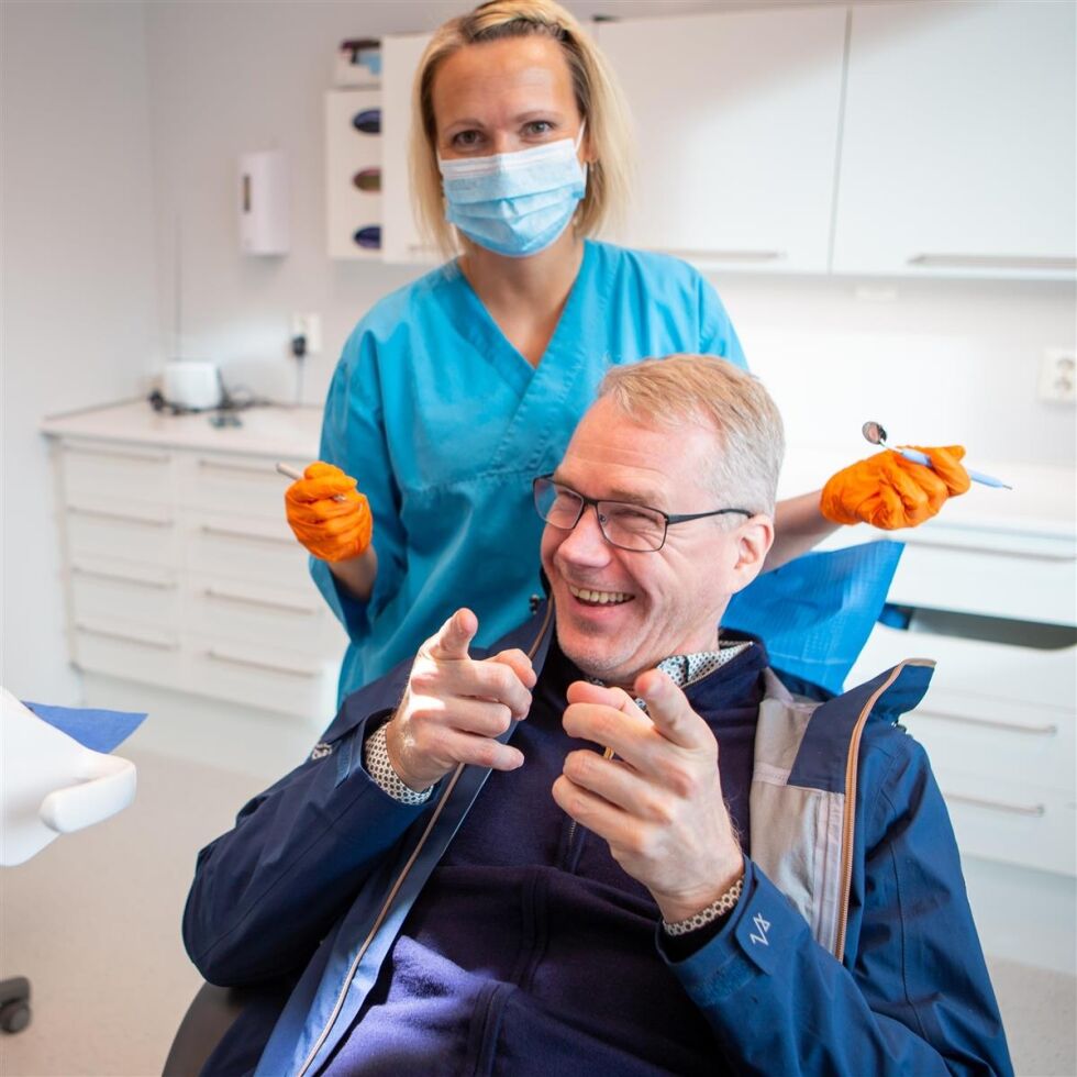 Christian Torset er svært fornøyd med jobben som den offentlige tannhelsetjenesten i Nordland har gjort i 70 år.
 Foto: Thor-Wiggo Skille