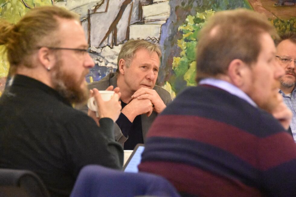 Ordfører Jørn Stene stilte spørsmål om tildelingskontoret og hvordan det kan gjøres mer tilgjengelig.
 Foto: Sylvia Bredal