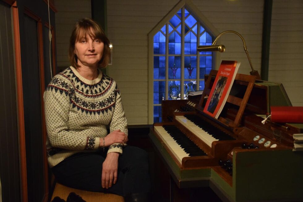 MUSIKER SOM YRKE. I slutten av oktober begynte Svetlana Jenssen i 80 prosent stilling som organist i Sørfold. Hun har fortsatt en liten stilling i Saltdal kirke, og vikarierer som barnekordirigent i Saltdal.
 Foto: Eva S. Winther