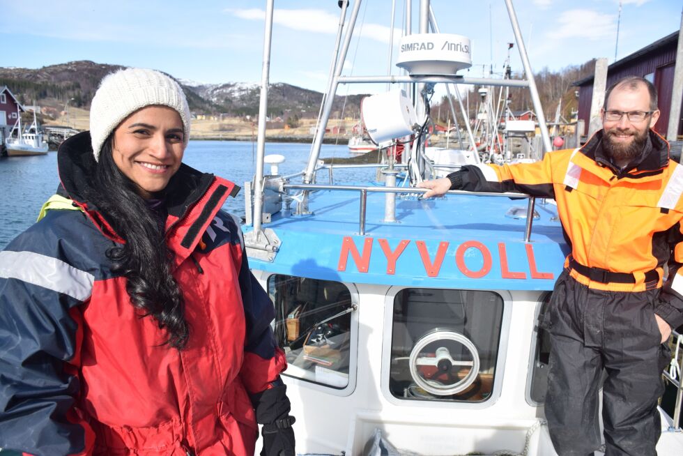 FIKK STØTTE. Taciane og Ole Einar Nyvoll på båten de har fått korona-tilskudd for å kjøpe. Nå er det nye muligheter for lokale bedrifter til å søke støtte.
 Foto: Eva S. Winther