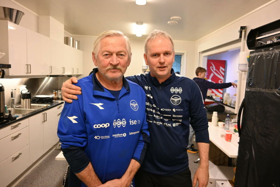 GULL VERDT. Morten Sjø (t.h.) er svært takknemlig for at det finnes sånne som Bengt Slettmyr.
 Foto: Stig Bjørnar Karlsen