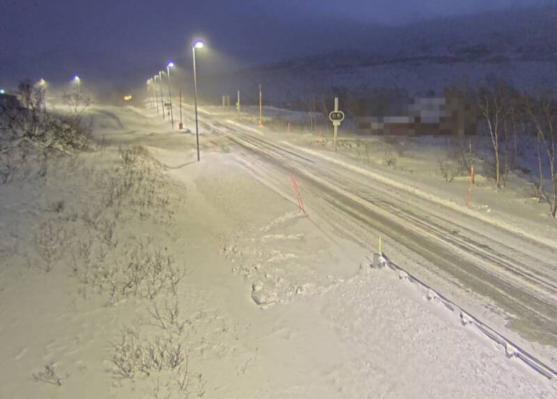 Det kan bli kolonnekjøring på Saltfjellet i dag, eventuelt stengt vei på grunn av uvær.
 Foto: Webkamera, Statens vegvesen