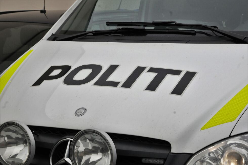 Politiet tok et førerkort etter at en bilfører drev med sladdding ved en av Rema 1000 sine butikker på Fauske.