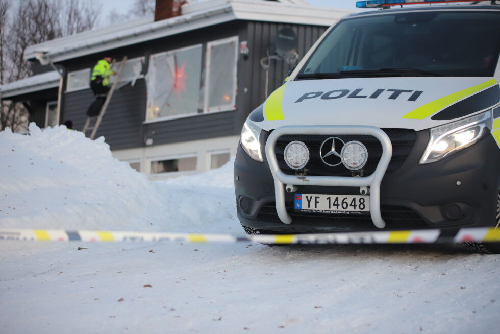 SØRFOLD: Det var klokka 04.52 natt til første nyttårsdag politiet fikk melding om knivstikking i et bolighus på Straumen.
 Foto: Lise Berntzen